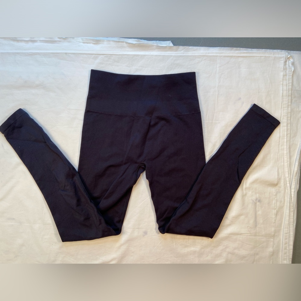 Spiritual Gangster Black Yoga‎ leggings, size s/xs